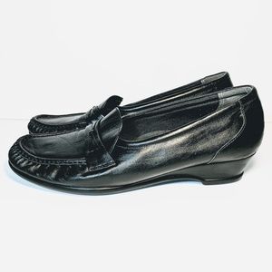 SAS (San Antonio Shoes) Classic Penny Loafer Style
